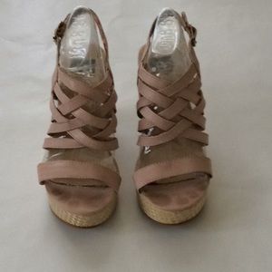 NORDSTROM LEATHER AND RAFFIA WEDGE SANDAL🌺